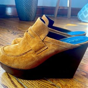 Beautiful platform mules made in France